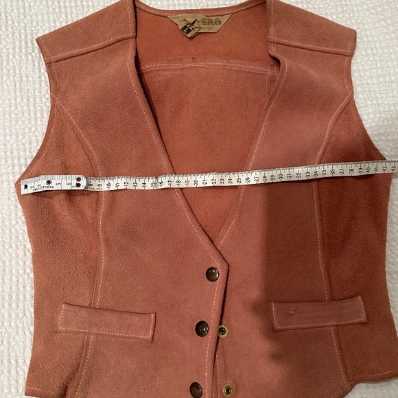 Vintage Pink Suede Vest - Picture 4 of 7
